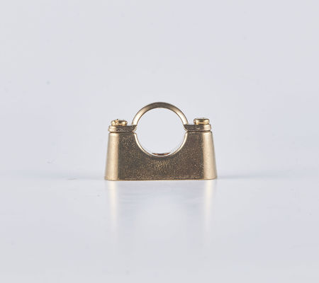 Промышленный латунный трубный зажим для сантехники надежно удерживает трубы